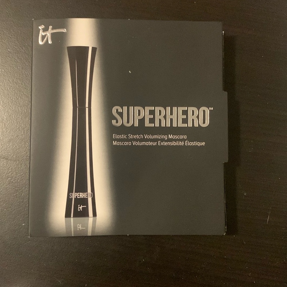 IT cosmetics Superhero mascara deluxe sample NWT